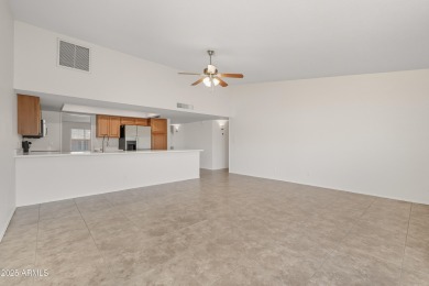 GREAT OPEN FLOOR PLAN IN A PRIME LOCATION.  SINGLE LEVEL 4 on Ahwatukee Country Club in Arizona - for sale on GolfHomes.com, golf home, golf lot