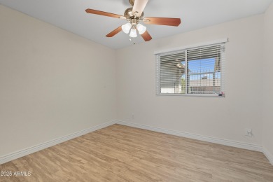 GREAT OPEN FLOOR PLAN IN A PRIME LOCATION.  SINGLE LEVEL 4 on Ahwatukee Country Club in Arizona - for sale on GolfHomes.com, golf home, golf lot