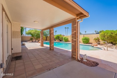 GREAT OPEN FLOOR PLAN IN A PRIME LOCATION.  SINGLE LEVEL 4 on Ahwatukee Country Club in Arizona - for sale on GolfHomes.com, golf home, golf lot