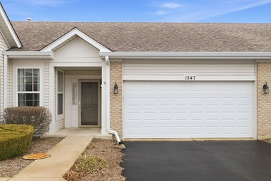 Check out this beautiful 2 bedroom/2-bathroom ranch townhouse on Mistwood Golf Club in Illinois - for sale on GolfHomes.com, golf home, golf lot