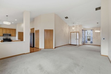 Check out this beautiful 2 bedroom/2-bathroom ranch townhouse on Mistwood Golf Club in Illinois - for sale on GolfHomes.com, golf home, golf lot