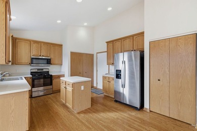 Check out this beautiful 2 bedroom/2-bathroom ranch townhouse on Mistwood Golf Club in Illinois - for sale on GolfHomes.com, golf home, golf lot