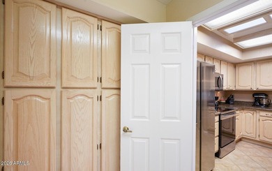 Great Winter Home or year-round living! This beautiful on Westbrook Village / Vista Golf Course in Arizona - for sale on GolfHomes.com, golf home, golf lot