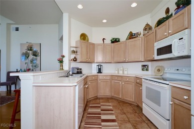 Top floor 3 bedroom condo in Lexington Country Club's Golf on Lexington Country Club in Florida - for sale on GolfHomes.com, golf home, golf lot