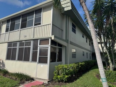 :Very motivated Seller ! Don't miss the opportunity of owning a on Kings Point Golf -Flanders Way in Florida - for sale on GolfHomes.com, golf home, golf lot