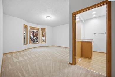 MLS# 288805 Beautiful Custom Home located in Kennewick. Nestled on Canyon Lakes Golf Course in Washington - for sale on GolfHomes.com, golf home, golf lot