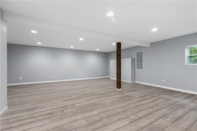 So much space!! Check out this home in Diamond City. Just on Diamond Hills Country Club in Arkansas - for sale on GolfHomes.com, golf home, golf lot