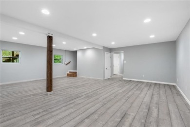 So much space!! Check out this home in Diamond City. Just on Diamond Hills Country Club in Arkansas - for sale on GolfHomes.com, golf home, golf lot