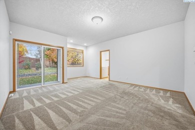 MLS# 288805 Beautiful Custom Home located in Kennewick. Nestled on Canyon Lakes Golf Course in Washington - for sale on GolfHomes.com, golf home, golf lot