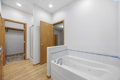 MLS# 288805 Beautiful Custom Home located in Kennewick. Nestled on Canyon Lakes Golf Course in Washington - for sale on GolfHomes.com, golf home, golf lot