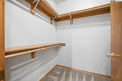 MLS# 288805 Beautiful Custom Home located in Kennewick. Nestled on Canyon Lakes Golf Course in Washington - for sale on GolfHomes.com, golf home, golf lot