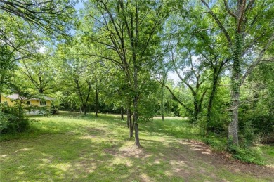 So much space!! Check out this home in Diamond City. Just on Diamond Hills Country Club in Arkansas - for sale on GolfHomes.com, golf home, golf lot