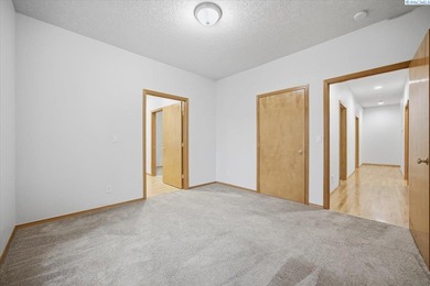 MLS# 288805 Beautiful Custom Home located in Kennewick. Nestled on Canyon Lakes Golf Course in Washington - for sale on GolfHomes.com, golf home, golf lot