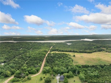 So much space!! Check out this home in Diamond City. Just on Diamond Hills Country Club in Arkansas - for sale on GolfHomes.com, golf home, golf lot