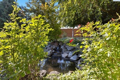 MLS# 288805 Beautiful Custom Home located in Kennewick. Nestled on Canyon Lakes Golf Course in Washington - for sale on GolfHomes.com, golf home, golf lot