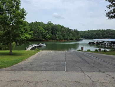 Looking for Lake life and golf all in one? This community has it on The Trail At Chickasaw Pointe in South Carolina - for sale on GolfHomes.com, golf home, golf lot