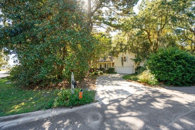 Peaceful lot on a cul de sac in the prestigious gated community on Kiawah Island Resort - Oak Point in South Carolina - for sale on GolfHomes.com, golf home, golf lot