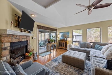 BEAUTIFUL AND SERENE SETTING! WEST WIND TOWNHOME ON LAKE IN on Harbour Point Golf Club in North Carolina - for sale on GolfHomes.com, golf home, golf lot