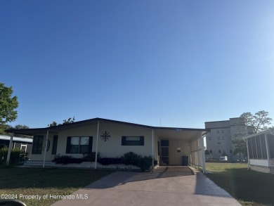 Great curb appeal. This 2 bedroom 2 bath has room to spread out on High Point Golf Club, Inc. in Florida - for sale on GolfHomes.com, golf home, golf lot