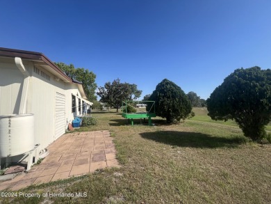 Great curb appeal. This 2 bedroom 2 bath has room to spread out on High Point Golf Club, Inc. in Florida - for sale on GolfHomes.com, golf home, golf lot