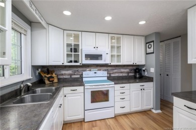 LOCATION - FANTASTIC 3 bed, 2 bath Bi-Level with  1600 sq ft on Jeffersonville Elks Golf Club in Indiana - for sale on GolfHomes.com, golf home, golf lot