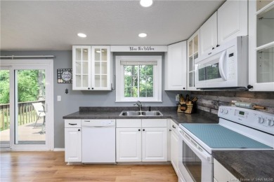 LOCATION - FANTASTIC 3 bed, 2 bath Bi-Level with  1600 sq ft on Jeffersonville Elks Golf Club in Indiana - for sale on GolfHomes.com, golf home, golf lot