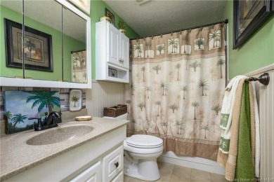 LOCATION - FANTASTIC 3 bed, 2 bath Bi-Level with  1600 sq ft on Jeffersonville Elks Golf Club in Indiana - for sale on GolfHomes.com, golf home, golf lot