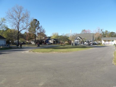 Great home. 3 bedrooms/2 bathrooms.  All new flooring and fresh on Arrowhead Country Club in South Carolina - for sale on GolfHomes.com, golf home, golf lot