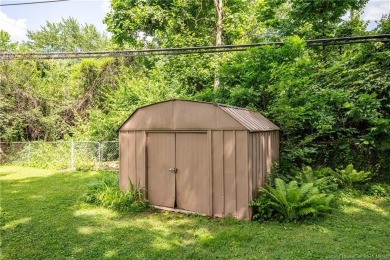 LOCATION - FANTASTIC 3 bed, 2 bath Bi-Level with  1600 sq ft on Jeffersonville Elks Golf Club in Indiana - for sale on GolfHomes.com, golf home, golf lot