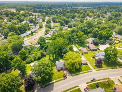LOCATION - FANTASTIC 3 bed, 2 bath Bi-Level with  1600 sq ft on Jeffersonville Elks Golf Club in Indiana - for sale on GolfHomes.com, golf home, golf lot
