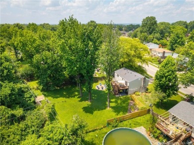 LOCATION - FANTASTIC 3 bed, 2 bath Bi-Level with  1600 sq ft on Jeffersonville Elks Golf Club in Indiana - for sale on GolfHomes.com, golf home, golf lot