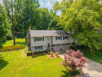 LOCATION - FANTASTIC 3 bed, 2 bath Bi-Level with  1600 sq ft on Jeffersonville Elks Golf Club in Indiana - for sale on GolfHomes.com, golf home, golf lot