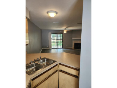 Wonderful townhouse setting close to Hilaman Golf course. Great on Hilaman Park Golf Course in Florida - for sale on GolfHomes.com, golf home, golf lot