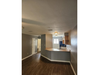 Wonderful townhouse setting close to Hilaman Golf course. Great on Hilaman Park Golf Course in Florida - for sale on GolfHomes.com, golf home, golf lot