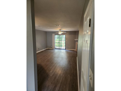 Wonderful townhouse setting close to Hilaman Golf course. Great on Hilaman Park Golf Course in Florida - for sale on GolfHomes.com, golf home, golf lot