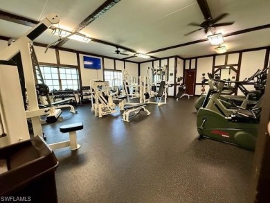 Welcome to this bright and spacious 2-bedroom, 2-bathroom on Inverrary Country Club in Florida - for sale on GolfHomes.com, golf home, golf lot