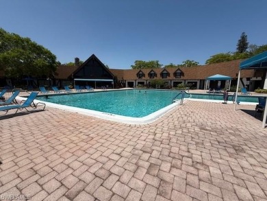 Welcome to this bright and spacious 2-bedroom, 2-bathroom on Inverrary Country Club in Florida - for sale on GolfHomes.com, golf home, golf lot