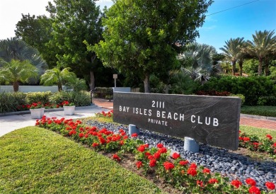 Under contract-accepting backup offers. An extraordinary on Longboat Key Golf Club Resort in Florida - for sale on GolfHomes.com, golf home, golf lot