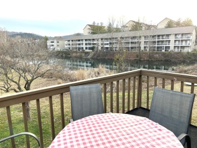 Here's your opportunity!  Back on the market at no fault of the on Pointe Royale Village Country Club in Missouri - for sale on GolfHomes.com, golf home, golf lot