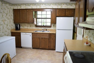 Quaint and quite home on a beautiful street in Fairfield Bay! on Mountain Ranch Golf Club in Arkansas - for sale on GolfHomes.com, golf home, golf lot