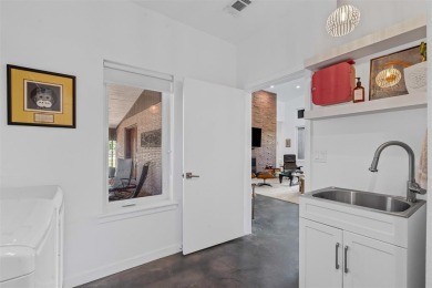 AMAZING MID-CENTURY MODERN HOME in Pecan Plantation's newer on Pecan Plantation Country Club in Texas - for sale on GolfHomes.com, golf home, golf lot