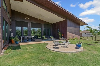 AMAZING MID-CENTURY MODERN HOME in Pecan Plantation's newer on Pecan Plantation Country Club in Texas - for sale on GolfHomes.com, golf home, golf lot