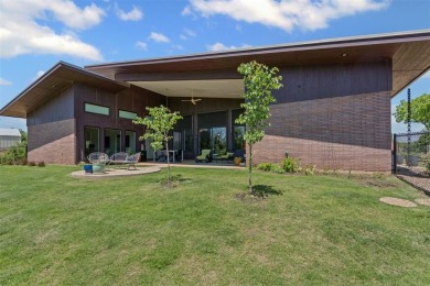 AMAZING MID-CENTURY MODERN HOME in Pecan Plantation's newer on Pecan Plantation Country Club in Texas - for sale on GolfHomes.com, golf home, golf lot