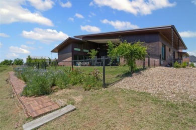 AMAZING MID-CENTURY MODERN HOME in Pecan Plantation's newer on Pecan Plantation Country Club in Texas - for sale on GolfHomes.com, golf home, golf lot
