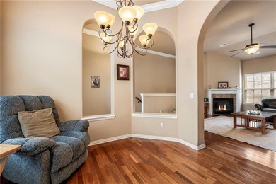 Enjoy easy living in this well-located home with walk-out on Bella Vista - Metfield Golf Complex and Country Club in Arkansas - for sale on GolfHomes.com, golf home, golf lot