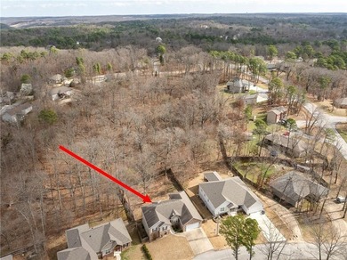 Enjoy easy living in this well-located home with walk-out on Bella Vista - Metfield Golf Complex and Country Club in Arkansas - for sale on GolfHomes.com, golf home, golf lot