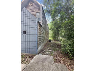 End unit Townhouse with partial lake and Hilaman Golf Course on Hilaman Park Golf Course in Florida - for sale on GolfHomes.com, golf home, golf lot