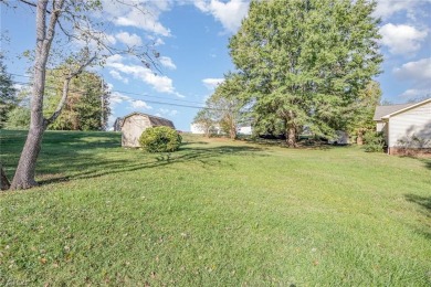 Elegant traditional one level home in Sapona Country Club! So on Sapona Country Club, Inc. in North Carolina - for sale on GolfHomes.com, golf home, golf lot