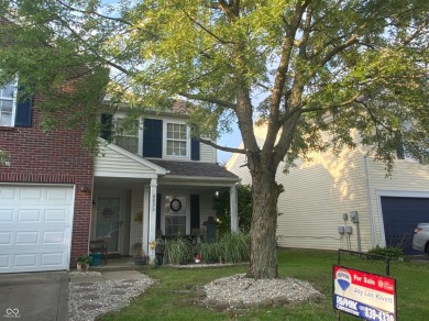 MOVE RIGHT IN TO THIS INVITING HOME WITH SPACIOUS ROOMS ON A on Heartland Crossing Golf Links in Indiana - for sale on GolfHomes.com, golf home, golf lot