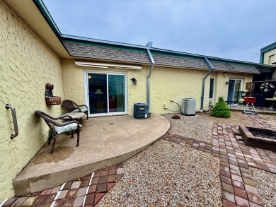 Enjoy beautiful, low-maintenance living in this updated 914 sq on Smoky Hill Country Club in Kansas - for sale on GolfHomes.com, golf home, golf lot